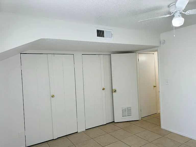 12 Palms — Photo 12