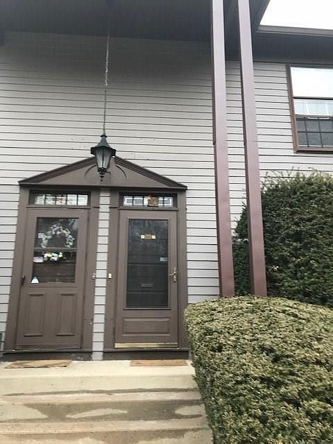 2nd image of 323 Gills Ln Unit 5G