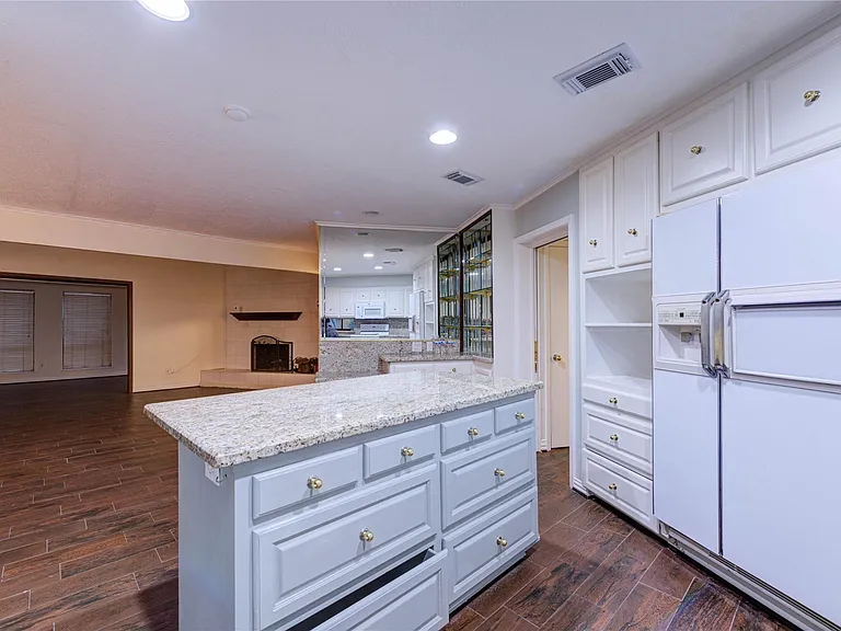 10850 Kirktown Dr — Photo 3