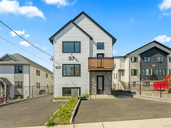 37 Ewing Avenue #201, Spring Valley, NY 10977