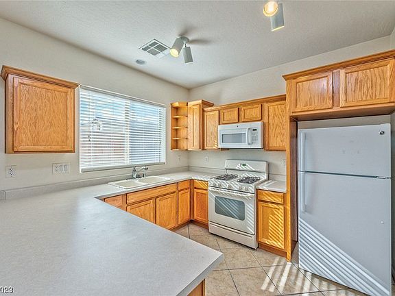 5th image of 8995 Harmony Grove Ave