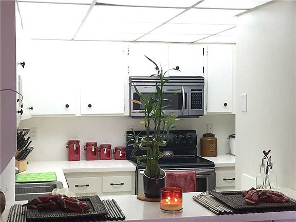 3rd image of 6960 Miami Gardens Dr APT 2-520