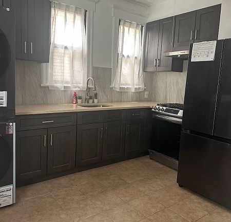3rd image of 264 Valley St