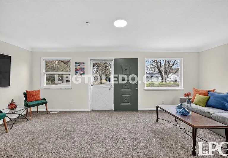 927 W Northgate Pkwy — Photo 5