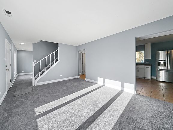 3rd image of 3508 Fountainbleau Dr