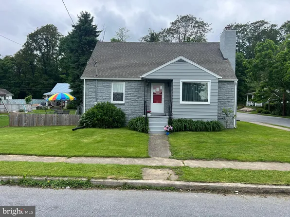 666 N 2nd St, Wormleysburg, PA 17043