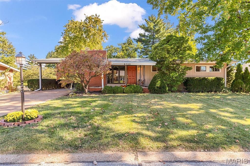 8726 Gayle Ave, Saint Louis, MO 63126 | Zillow