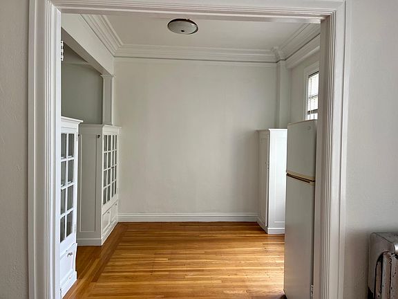 3rd image of 2330 Larkin St #33