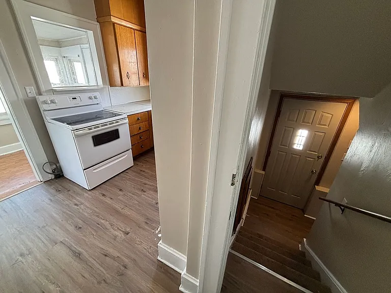 1410 Wilson Ave — Photo 6