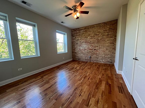 4th image of 2709 N Washtenaw Ave APT 3N