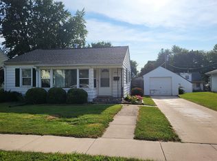 915 N 10th St, Rochelle, IL 61068