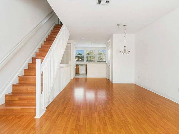 4th image of 500 Pacific Grove Dr Unit 7
