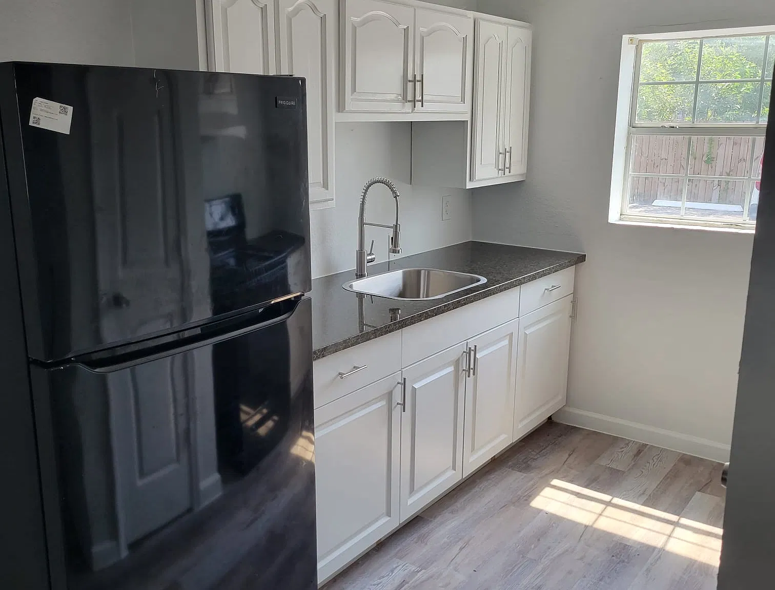 2 bed, 765 sqft, $1,050 — Photo 1