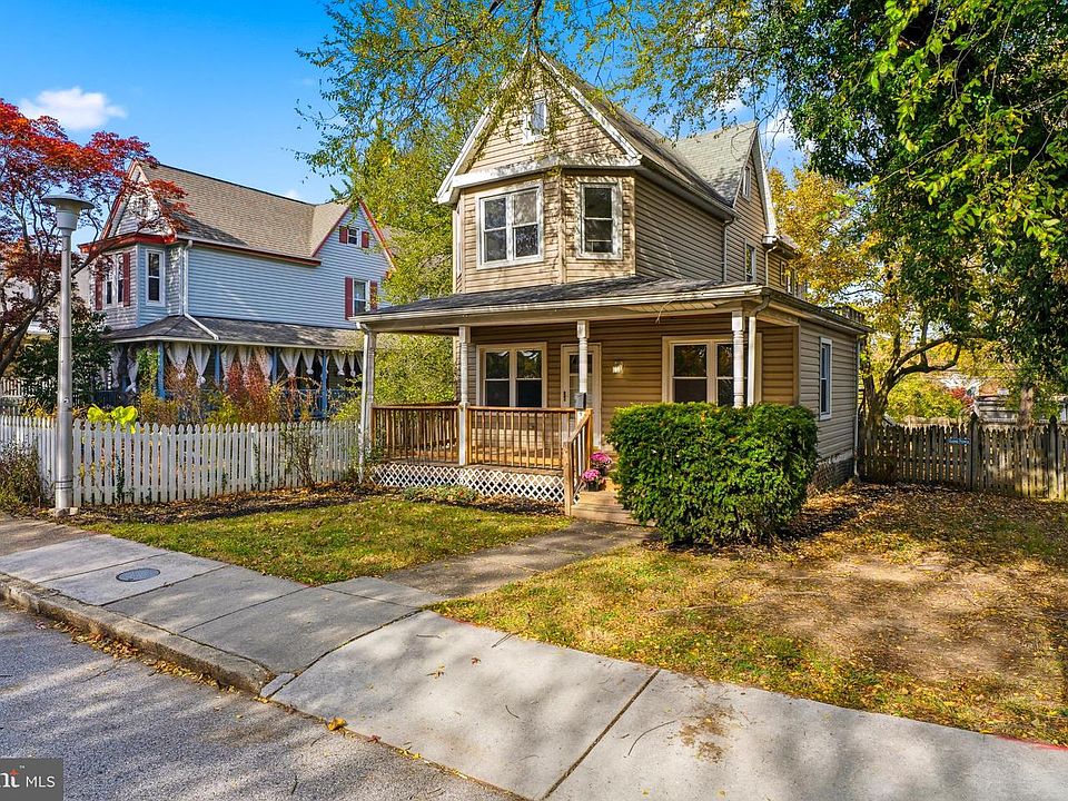 1st image of 442 Rosebank Ave