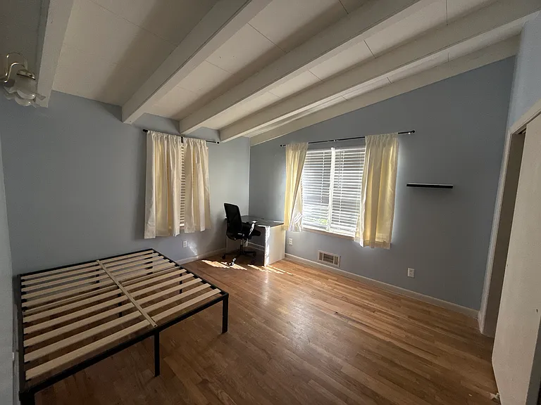 1009 Hampton St NW #1 — Photo 17
