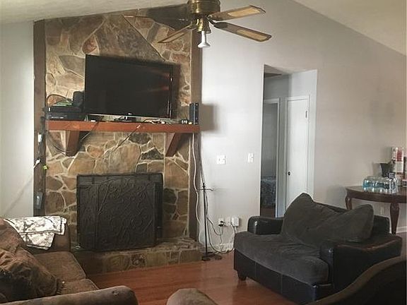 3rd image of 3611 Quail Hollow Trl