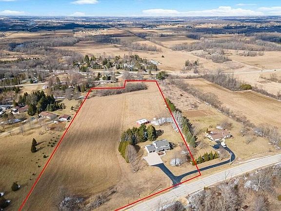 2nd image of 786 Decorah Rd