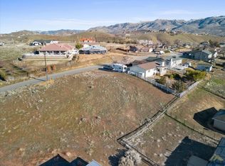 22806 Monroe Ln, Tehachapi, CA 93561