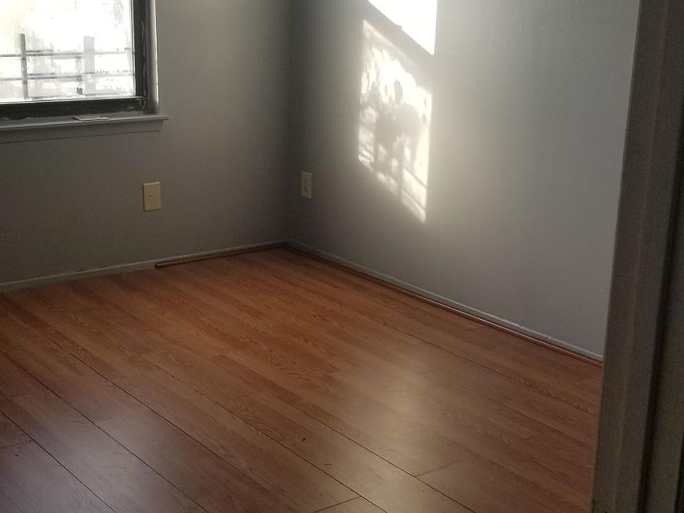 1st image of 1977 Mapes Ave #3