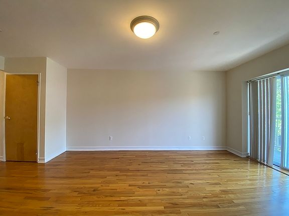 3rd image of 31-27 30th St #3R