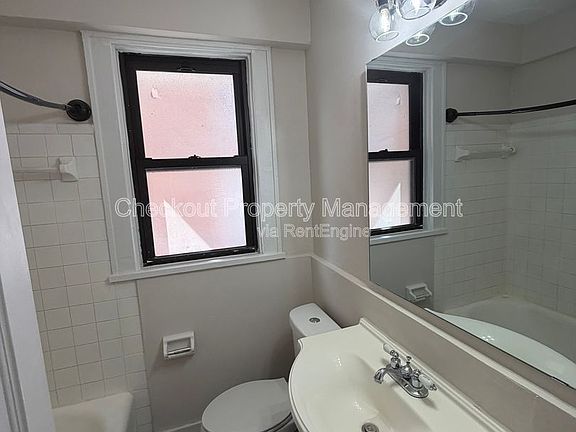 5th image of 5616 Pershing Ave APT 22