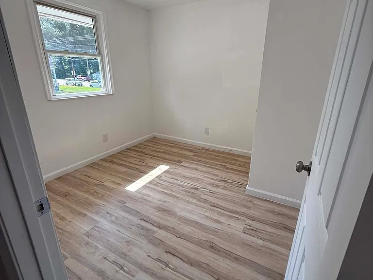 213 Hughes St #3 — Photo 5