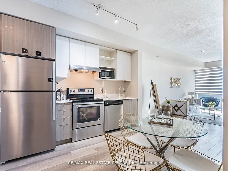 5240 Dundas St #B314 — Photo 4
