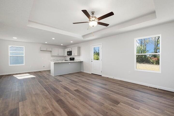 1st image of 1325 W Maurice Drive