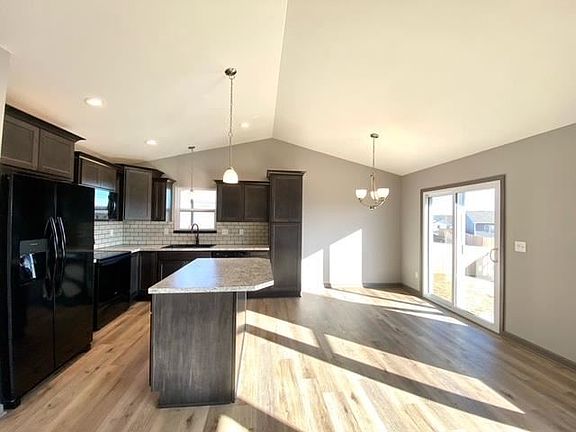 3rd image of 1032 N Casado Ct