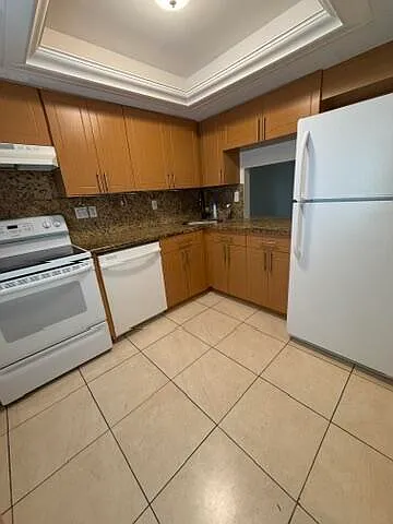 9338 SW 3rd St #508 — Photo 15
