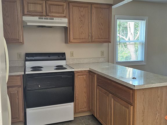 5th image of 124 E Crain Ave #Up