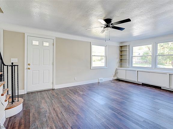3rd image of 4940 Henry St