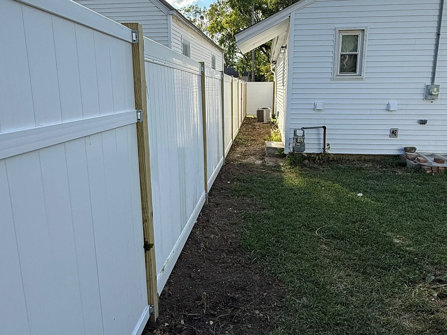 2 bed, 760 sqft, $1,600 — Photo 3