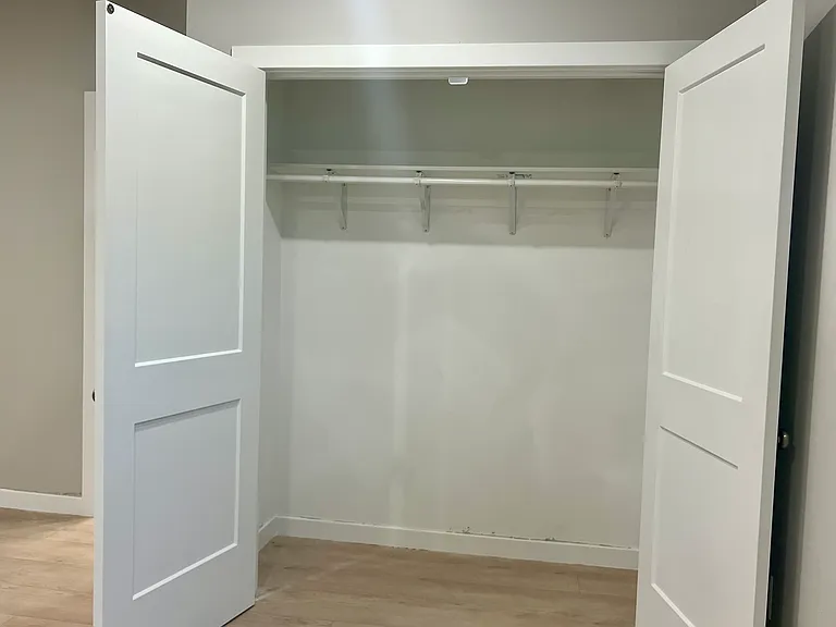 1115 E 400 N — Photo 19