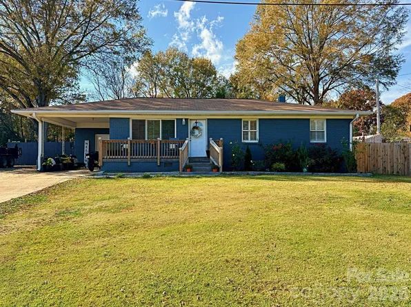 528 Waddell Dr, Albemarle, NC 28001