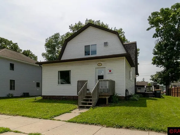 511 S Main St, Lake Crystal, MN 56055