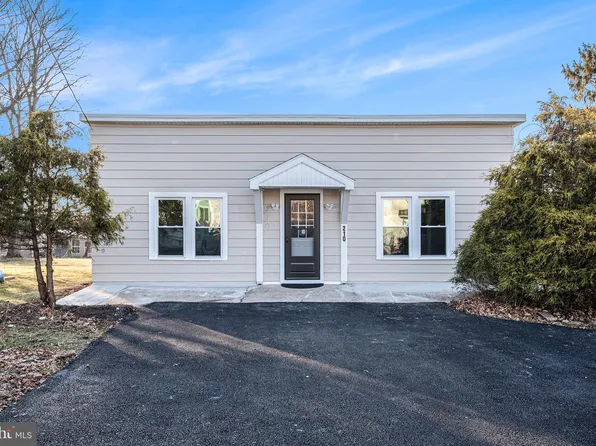 210 Beaver Rd, Harrisburg, PA 17112