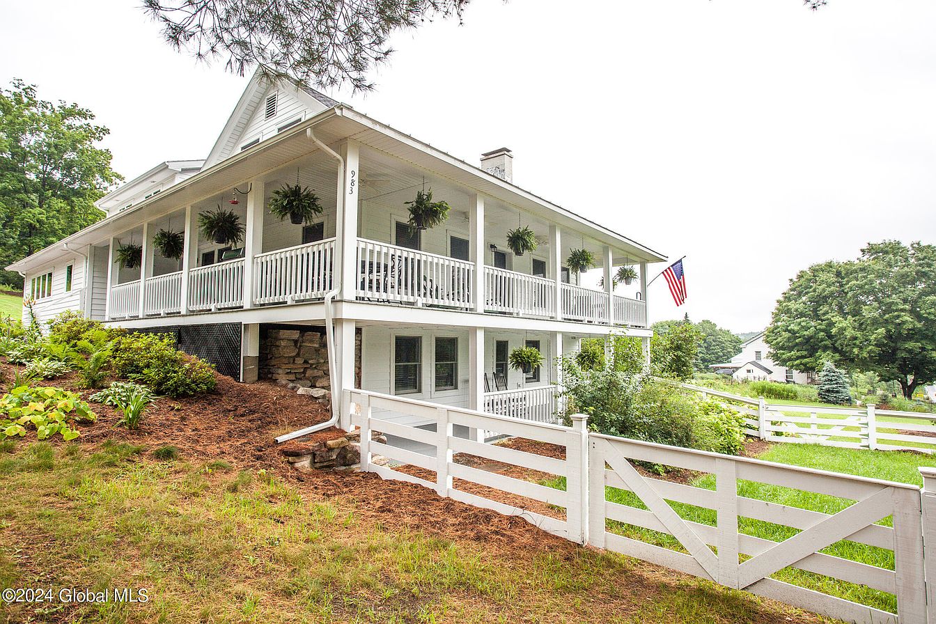 1st image of 983 Creek Road