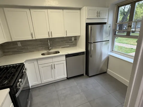 (undisclosed Address), Fresh Meadows, NY 11365