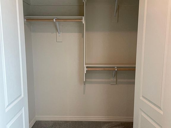 Closet in bedroom 2