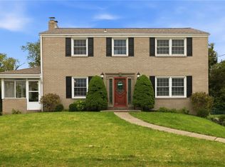 1105 Huston Dr, West Mifflin, PA 15122
