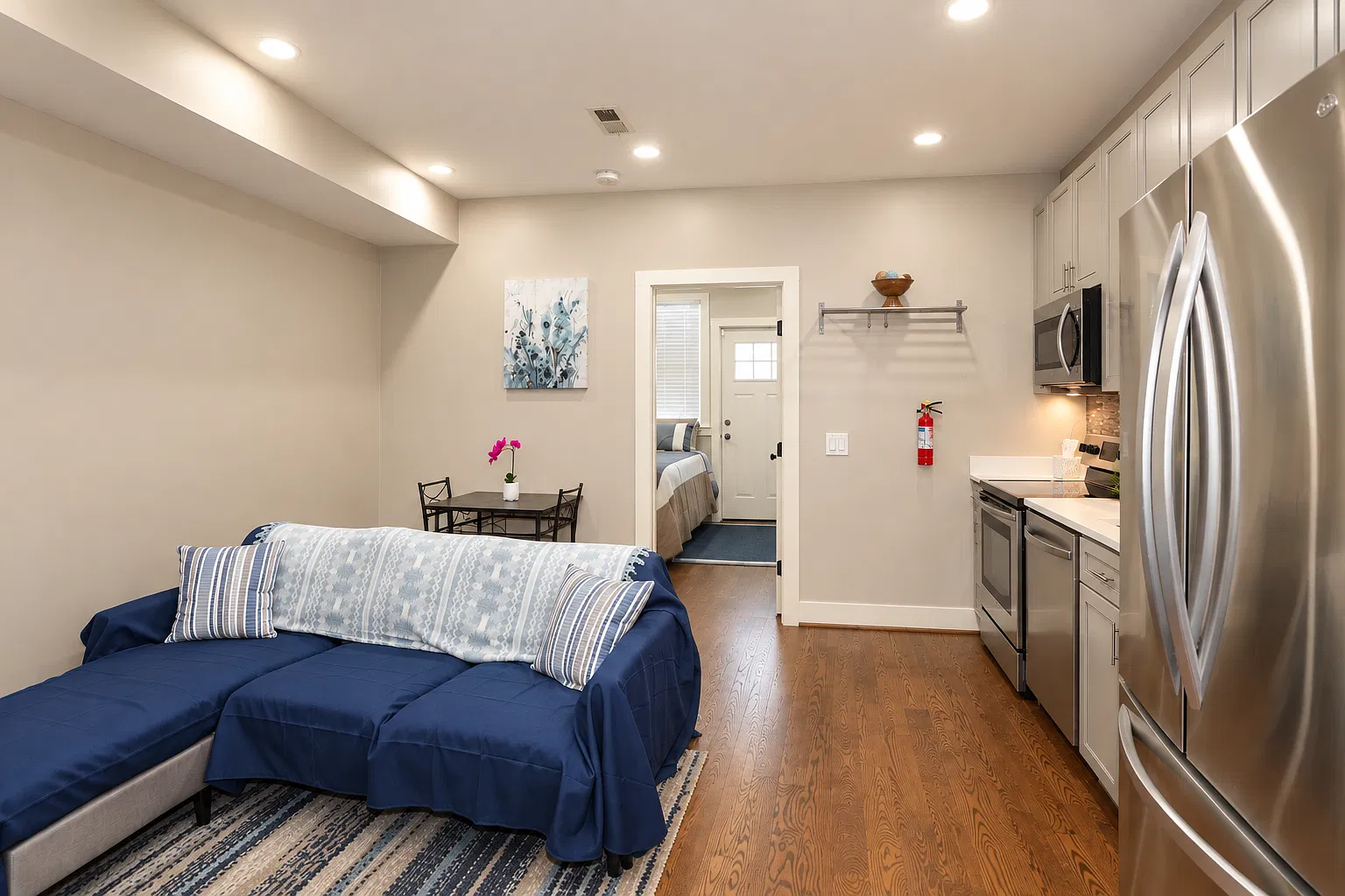 2 bed, 675 sqft, $2,000 — Photo 3