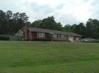 221 Lakeview Dr, Roanoke, AL 36274