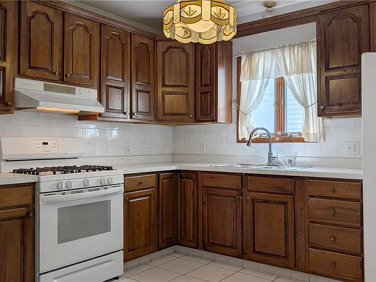 88 Commonwealth Ave — Photo 9