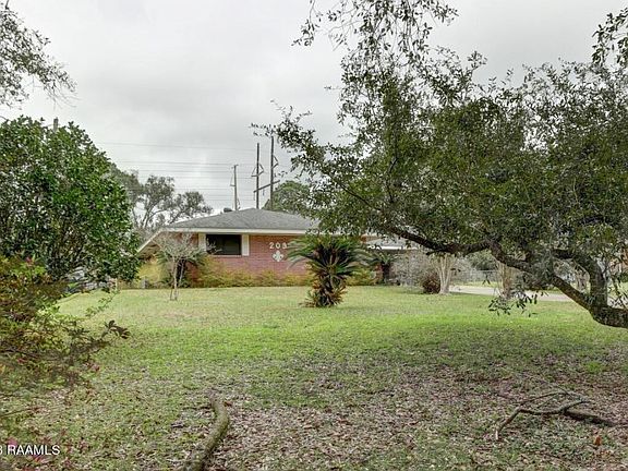 3rd image of 209 Claudia Dr