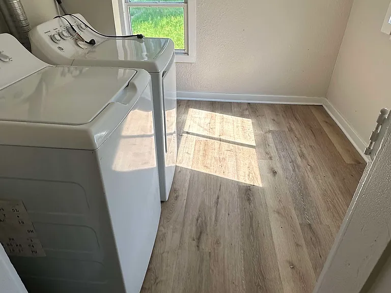 514 Miller St — Photo 9