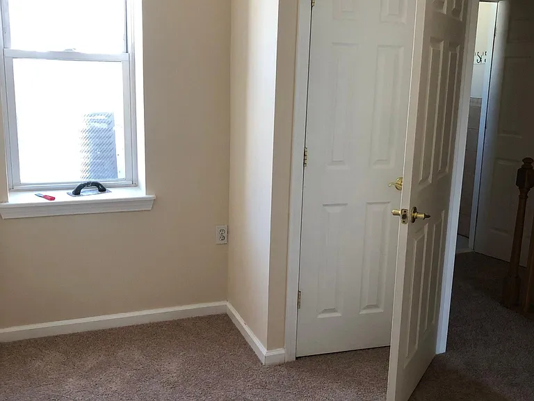 2331 E Harold St — Photo 10