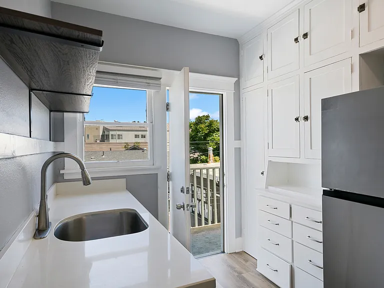 238 Gaviota Ave — Photo 5