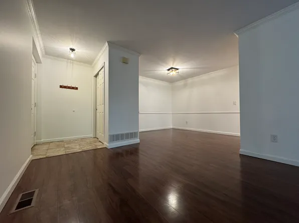 21 Springvalley Blvd, Basking Ridge, NJ 07920