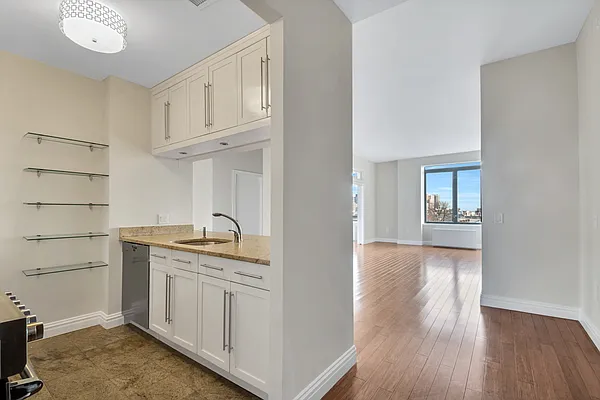 Sold by Compass | media 1